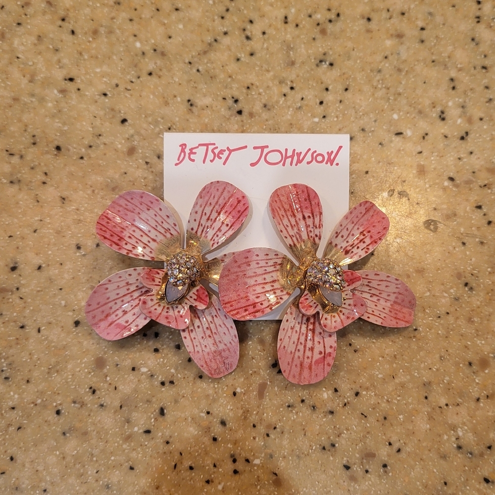 NWT Betsey Johnson Pink Orchid Statement Earrings